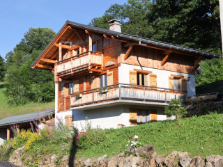 Aux-chalets-des-alpes Piscine chauffée (été) Piste de luge (hiver)