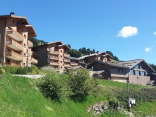Meublé touristique classé 3 étoiles, dans résidence avec piscine, garage sécurisé pour Vélos 